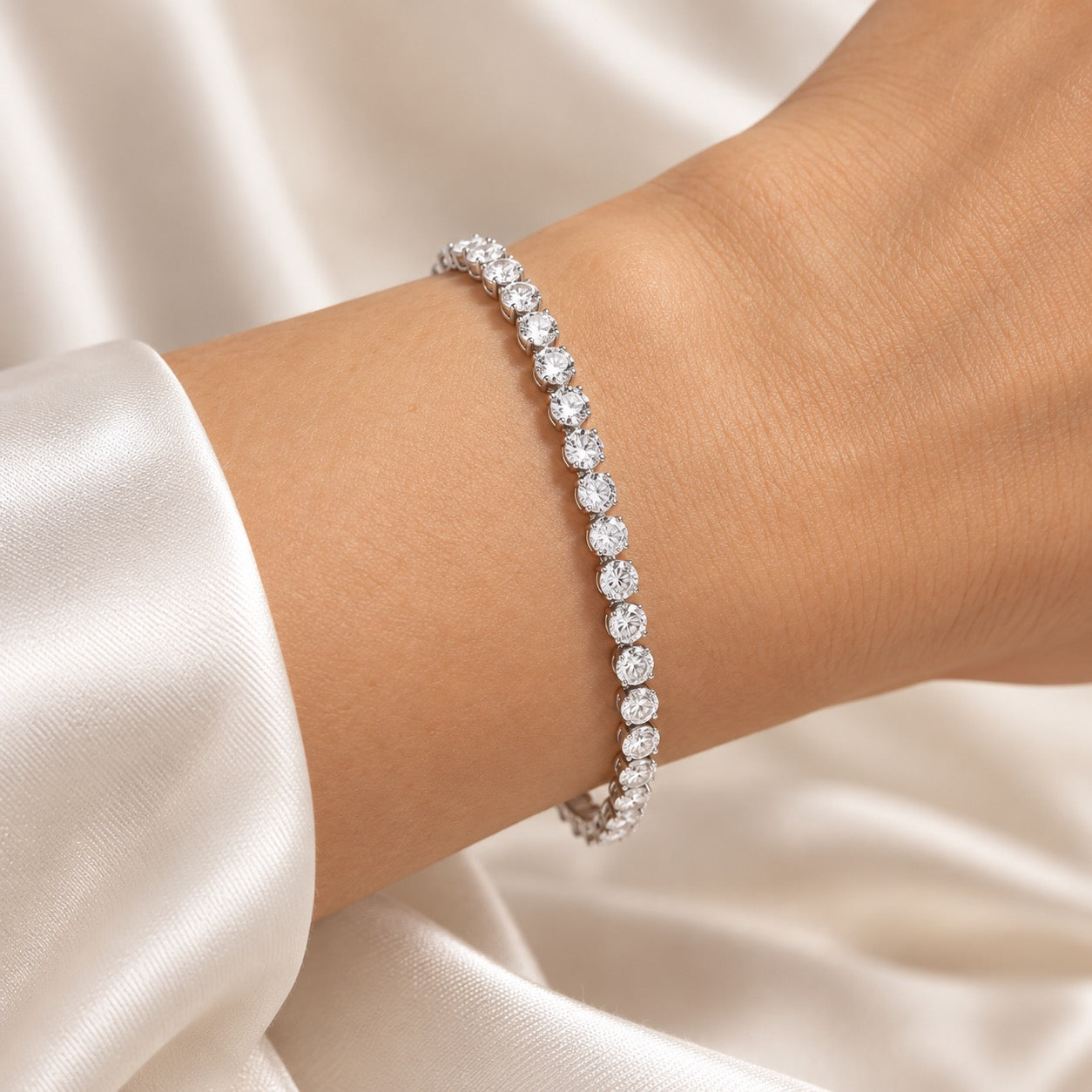Séraphine Bracelet worn on the wrist