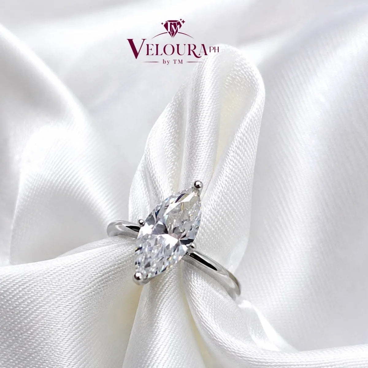 Marquise-cut solitaire ring in 925 silver on a plain polished band