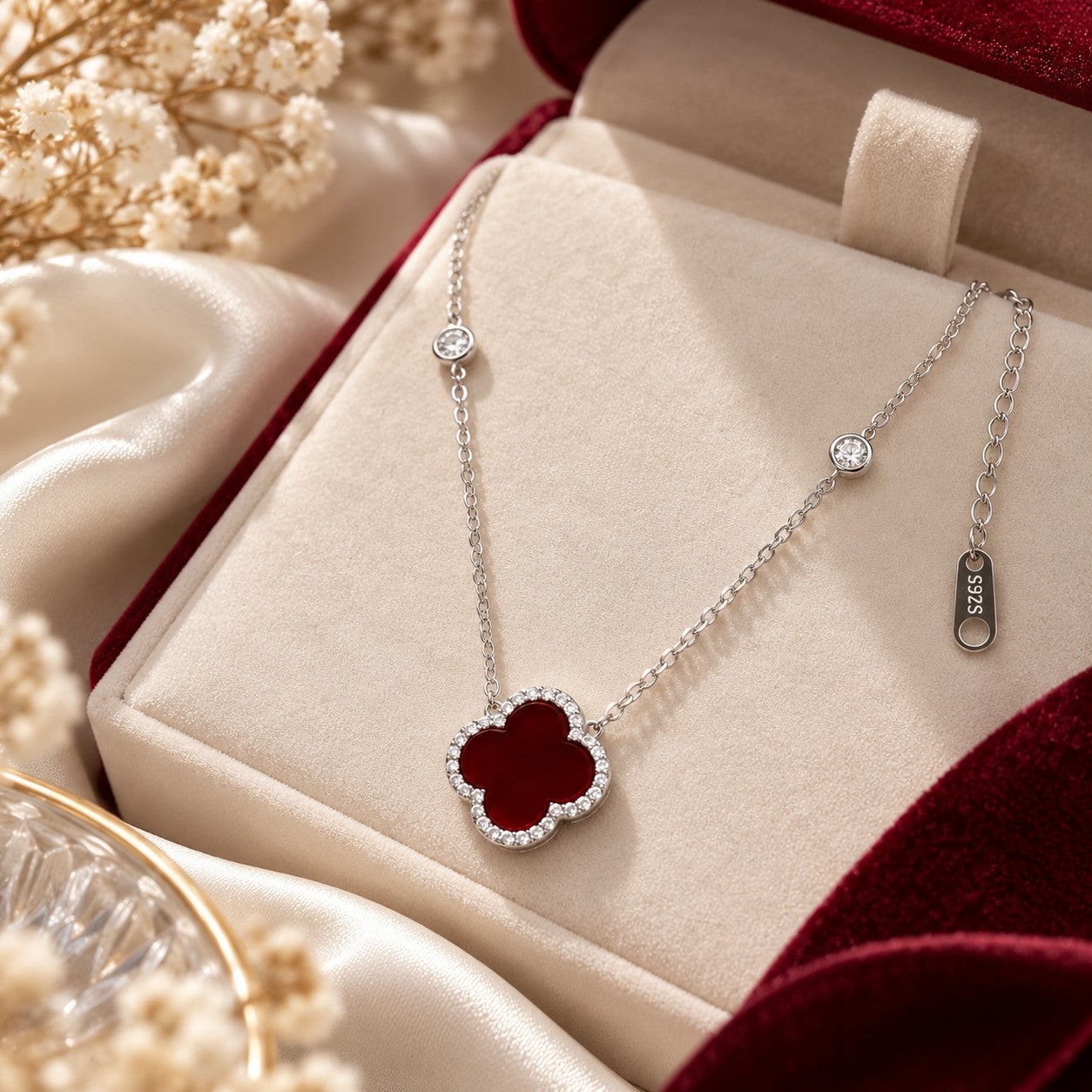 Étoile Clover Necklace